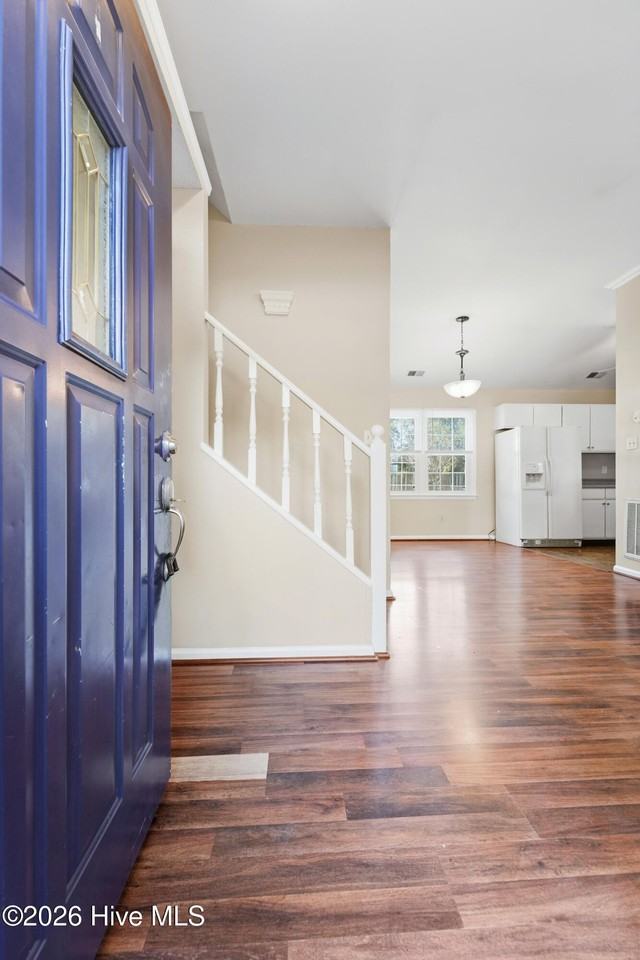 1100 Magnolia Ln - Photo 2 of 29