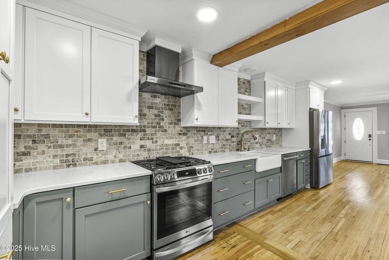 280 E Ohio Ave - Photo 6 of 20