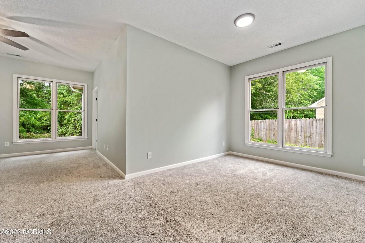 405 Windsong Ct - Photo 5 of 21