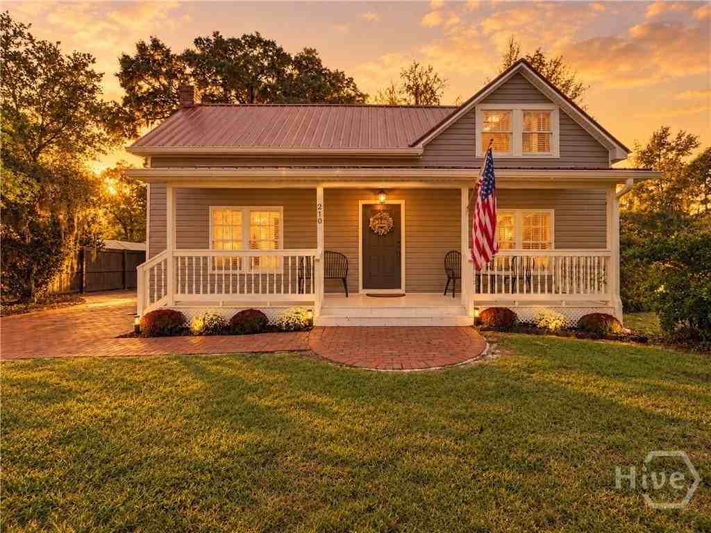 210 N Railroad Ave - Photo 2 of 50