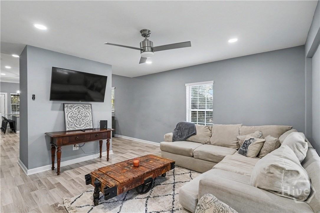 210 N Railroad Ave - Photo 5 of 50