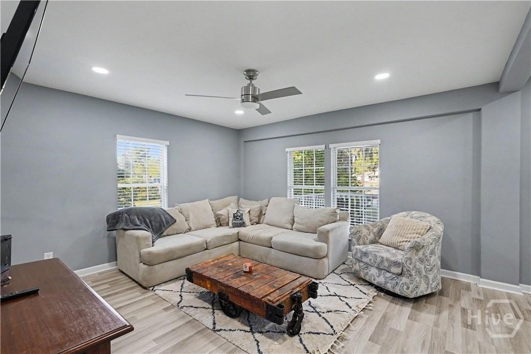 210 N Railroad Ave - Photo 6 of 50