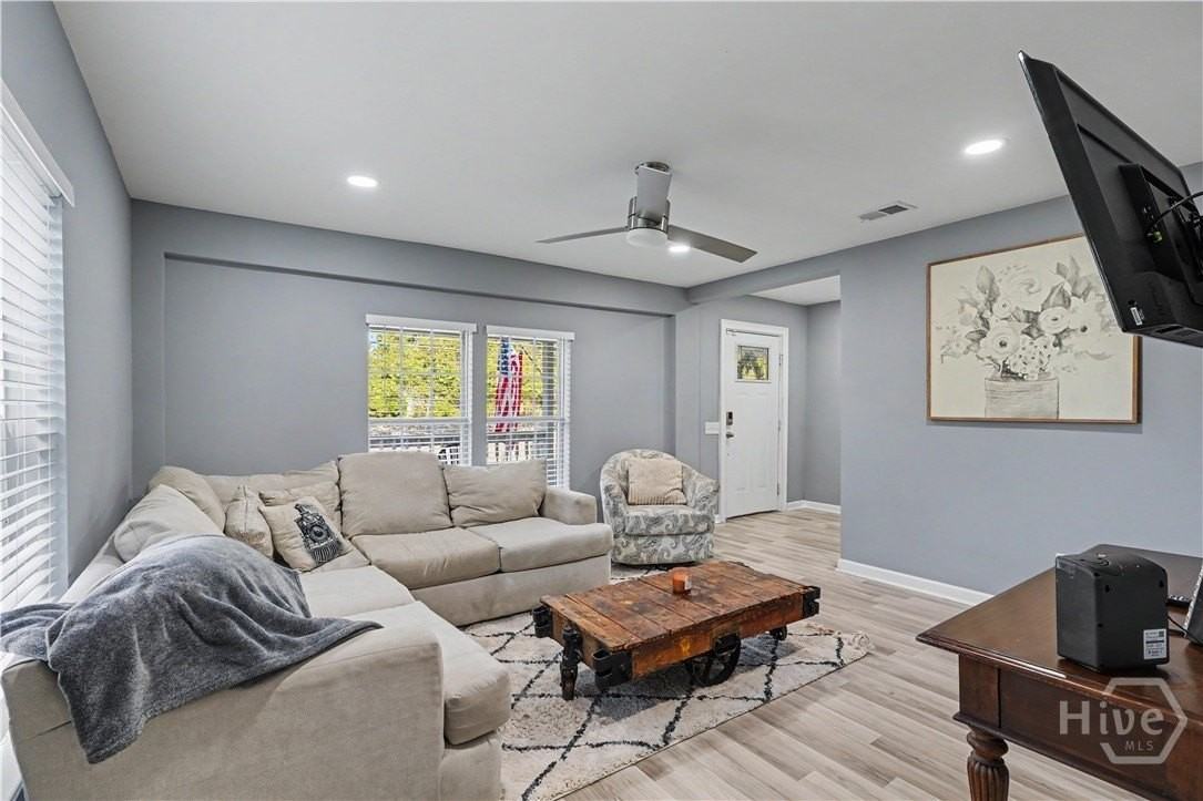 210 N Railroad Ave - Photo 7 of 50