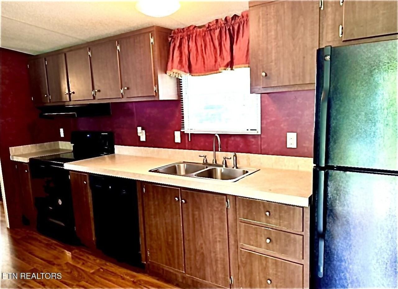 915 Arthur Rd - Photo 4 of 13