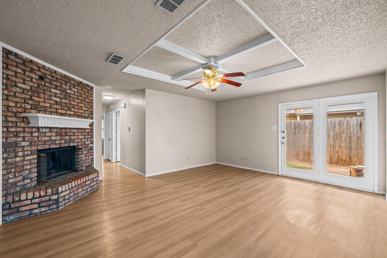 6803 Iola Ave - Photo 3 of 19