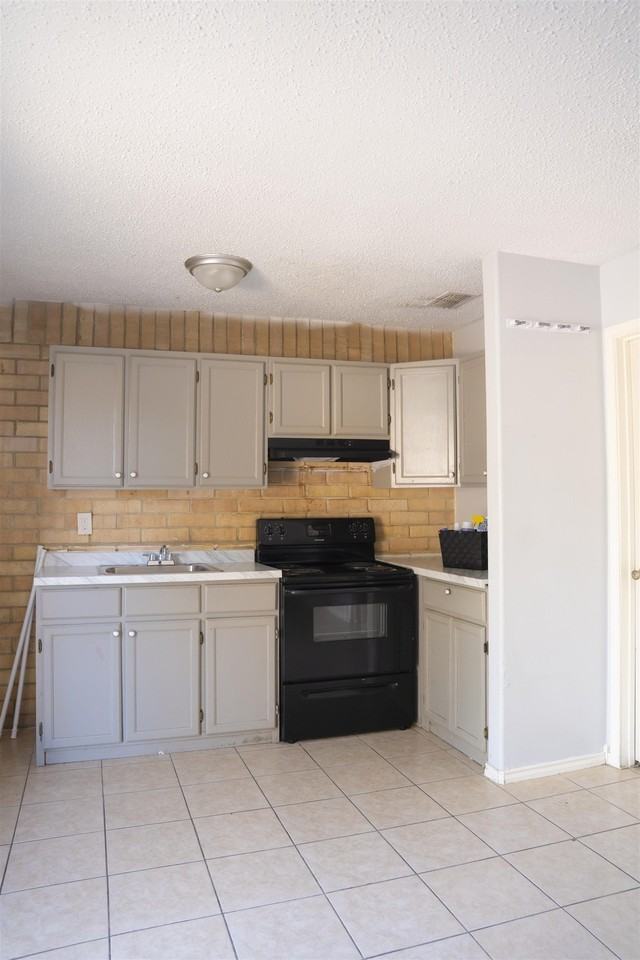 311 Soria Dr - Photo 3 of 18