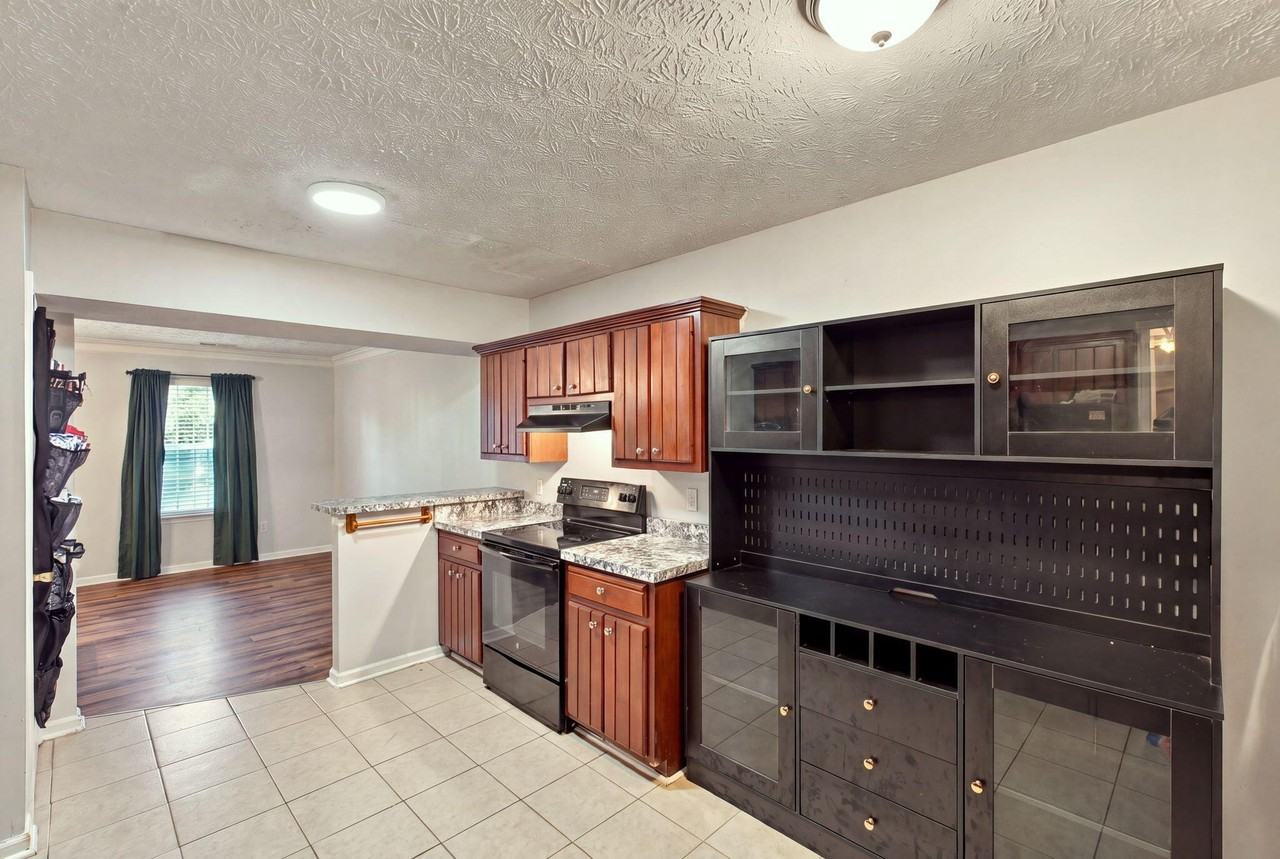 120 Crosskey Rd - Photo 3 of 34