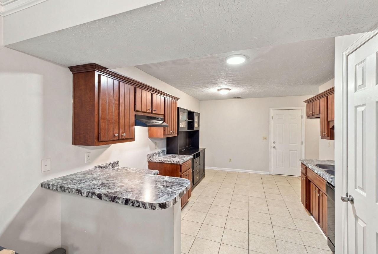 120 Crosskey Rd - Photo 7 of 34