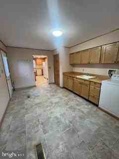 5116 Iroquois St - Photo 7 of 18