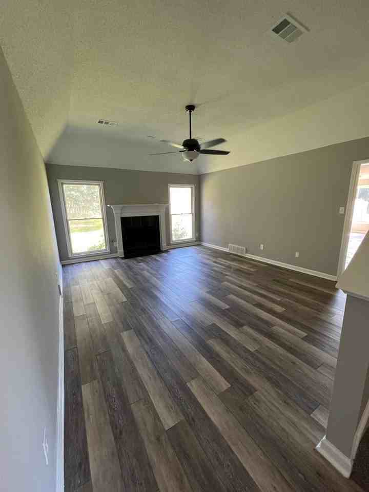 811 N Ericson Rd - Photo 2 of 13