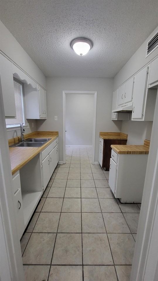 3823 Rainford Dr - Photo 3 of 14
