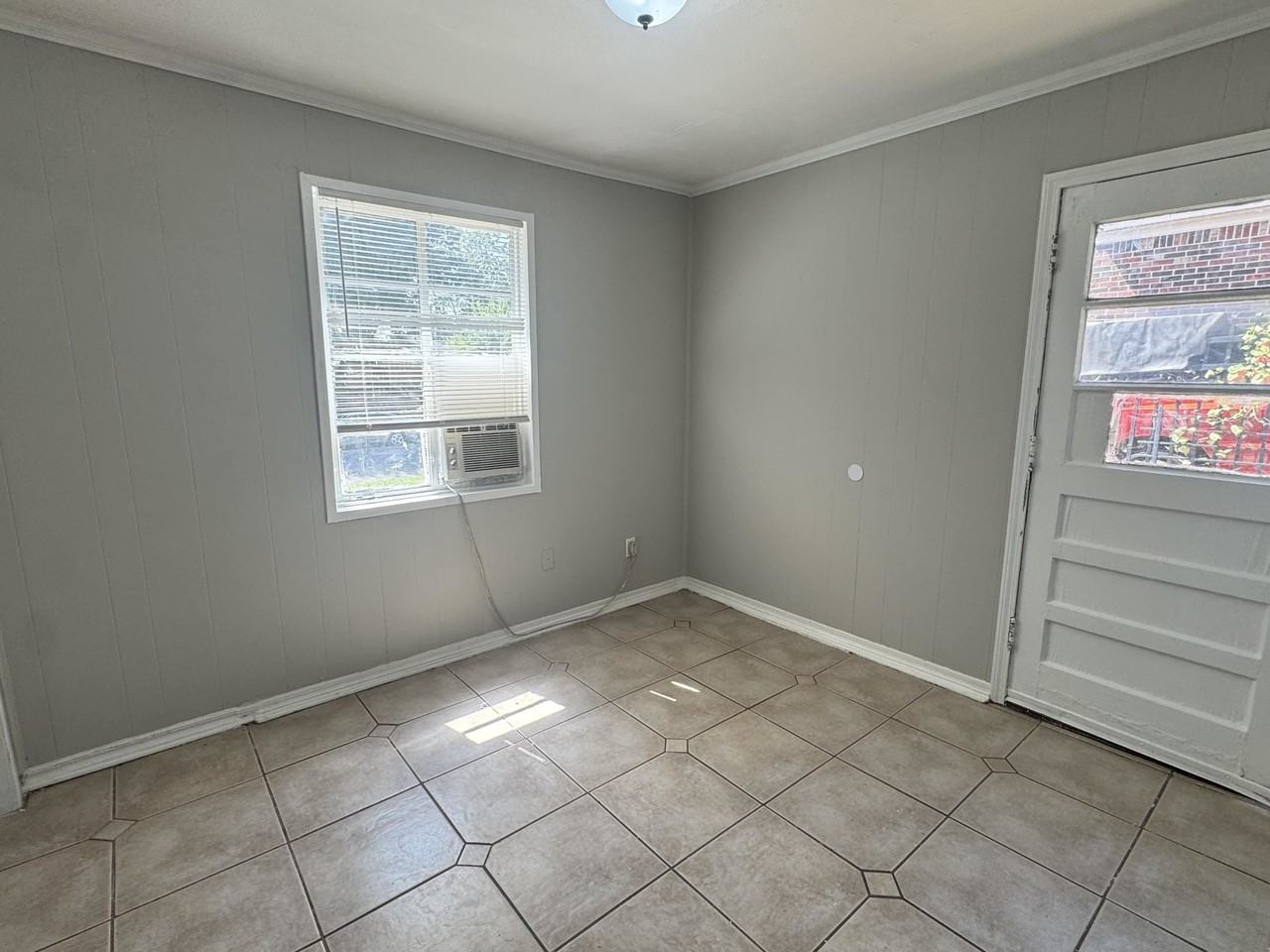 1770 Sugarloaf St - Photo 7 of 15