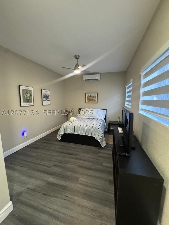 510 Nw 47th St #0 - Photo 4 of 18