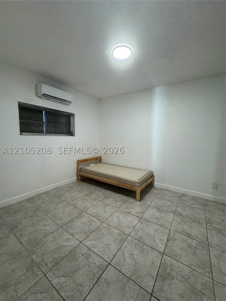 20920 Ne 24th Ave #A - Photo 2 of 12