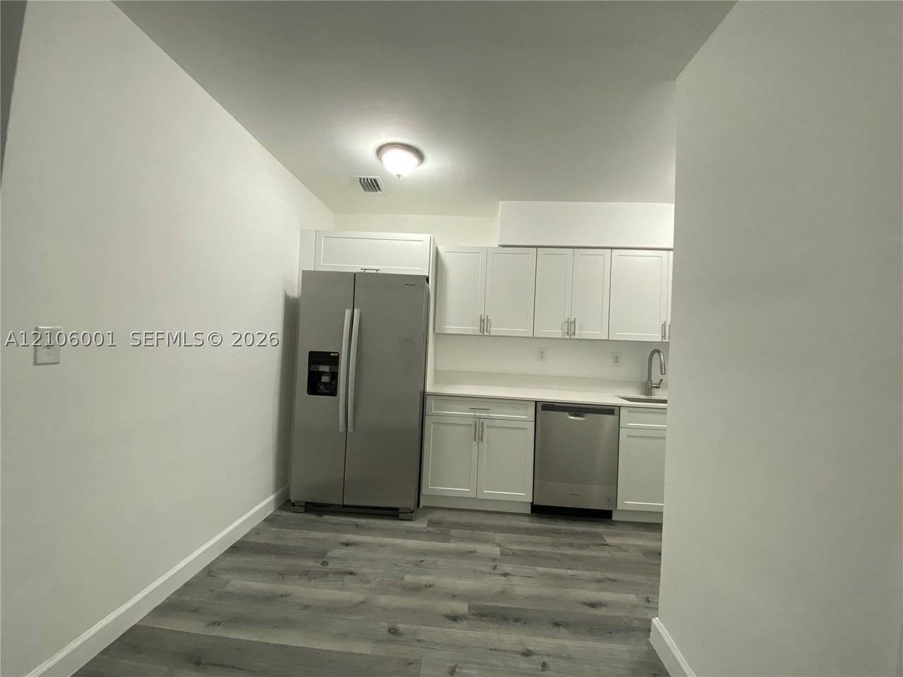 1063 Nw 24th St #1063 - Photo 3 of 10