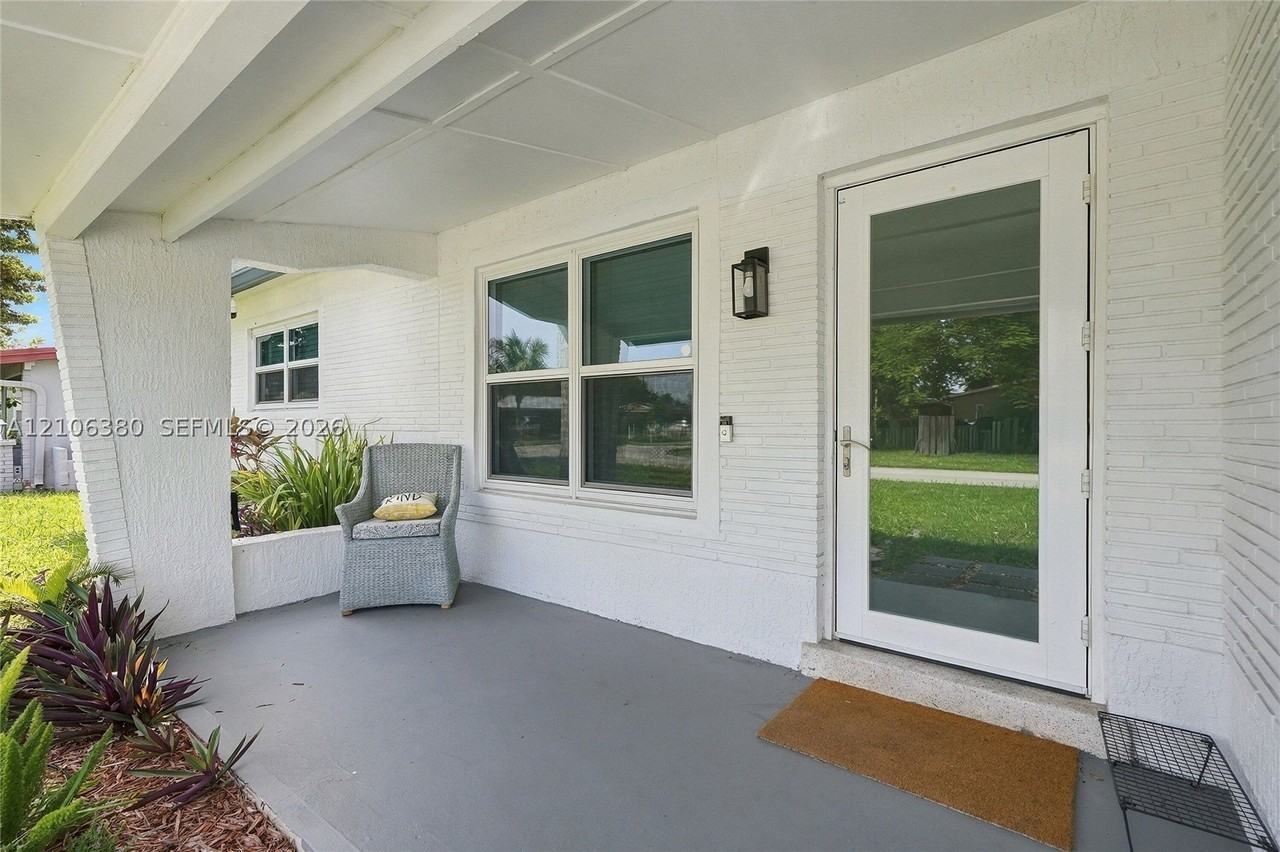 4649 Sw 28th Ave - Photo 4 of 30