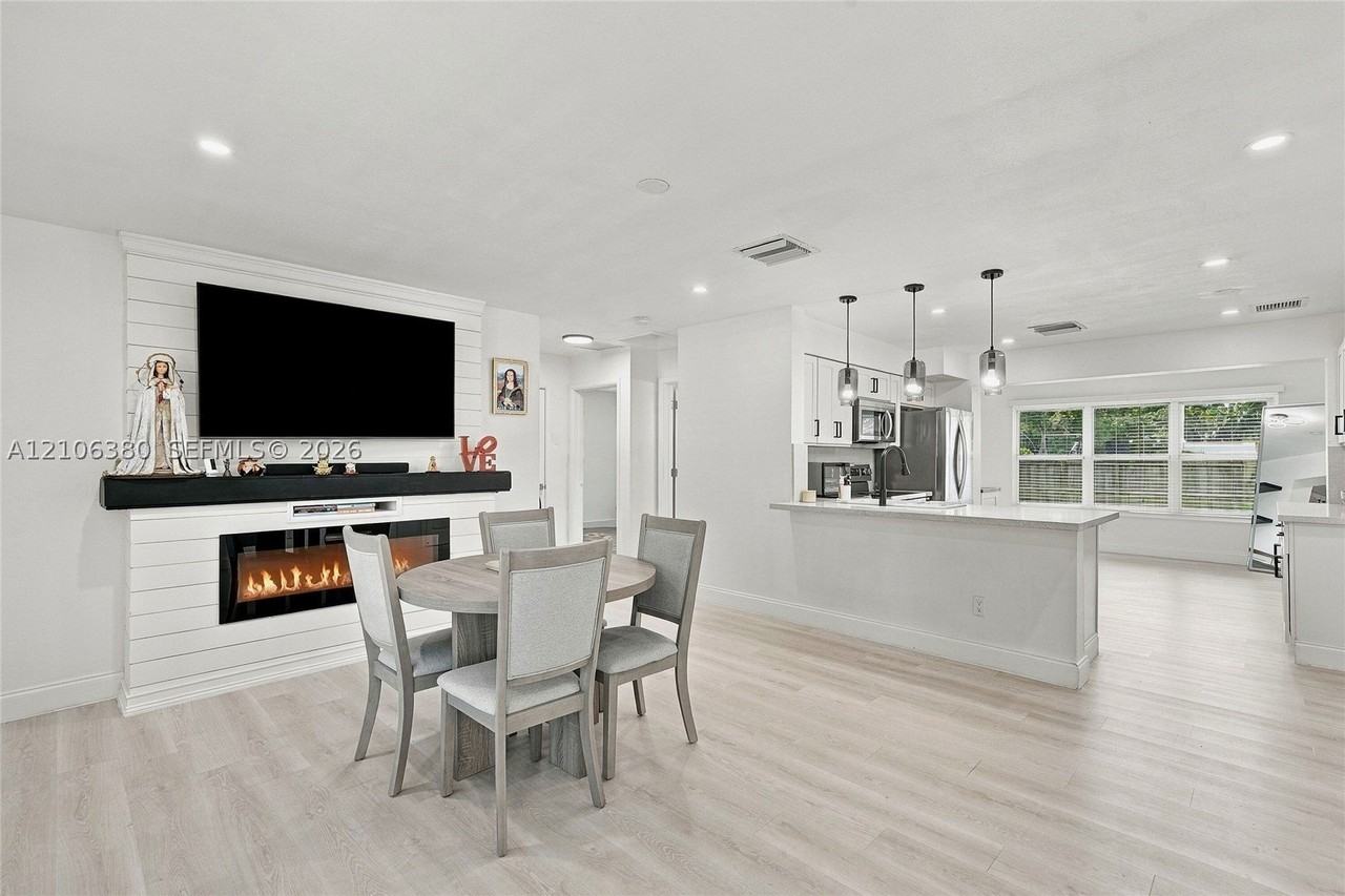 4649 Sw 28th Ave - Photo 5 of 30