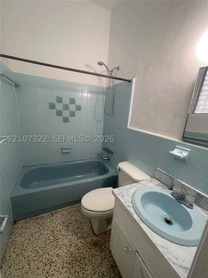 1055 Sw 4th St #C - Photo 2 of 2