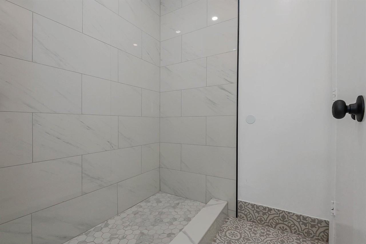 9279 Nw 17th Ct - Photo 5 of 8
