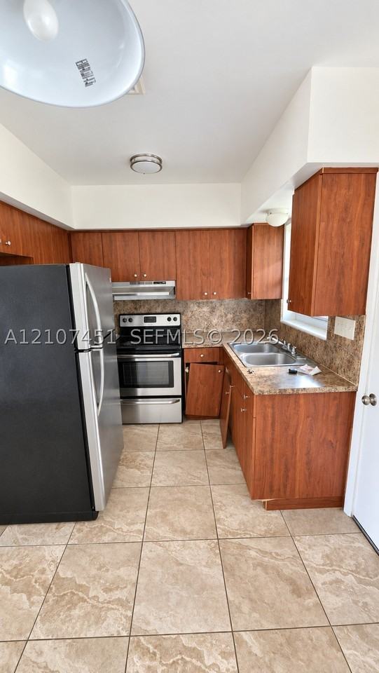 1505 Nw 7th Ave #1505 - Photo 4 of 9