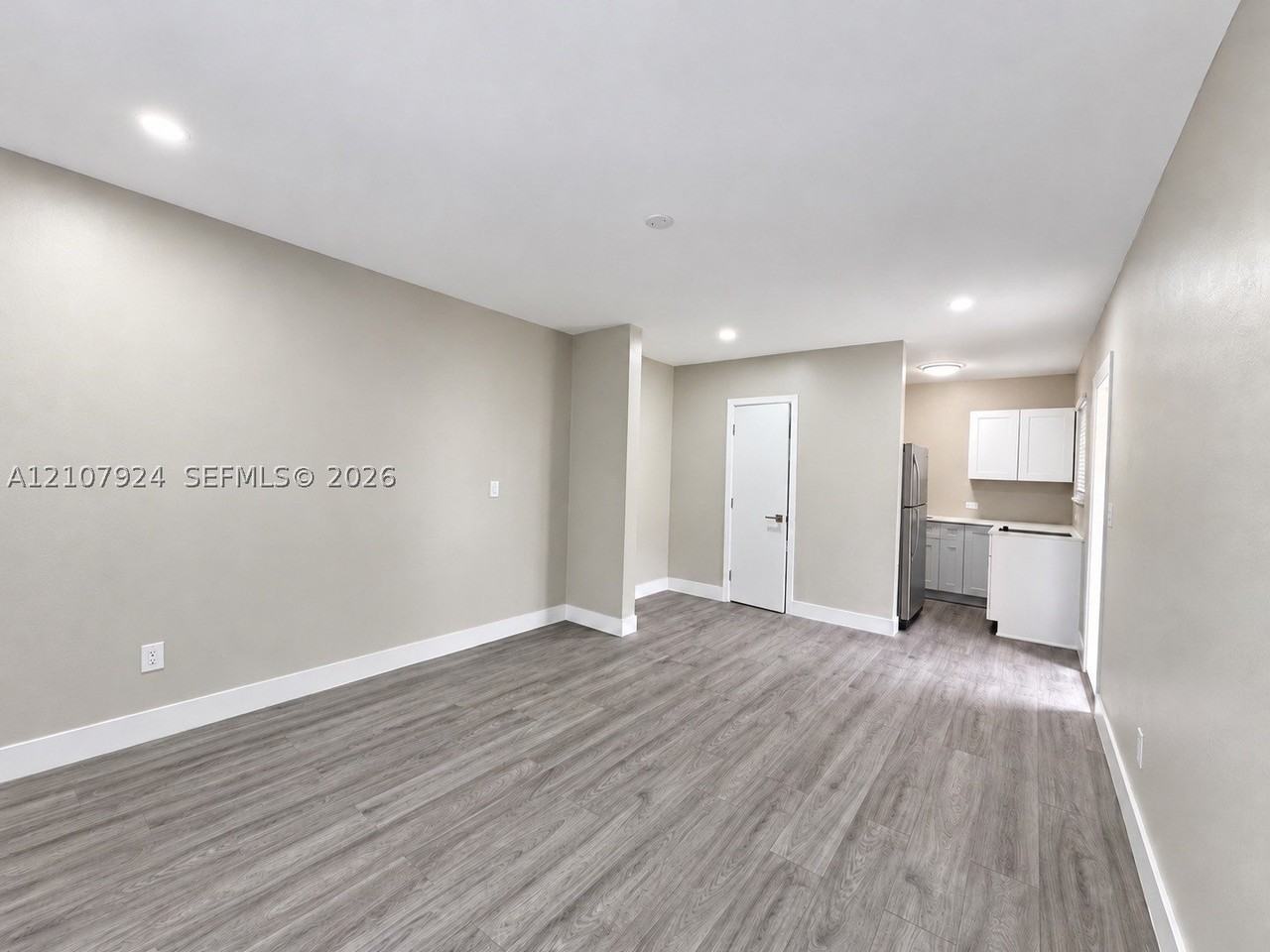 2377 Nw 35th St #REAR - Photo 2 of 12