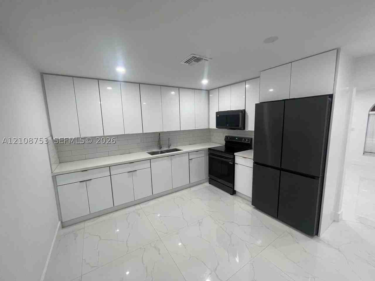 1010 Sw 84th Ave #1