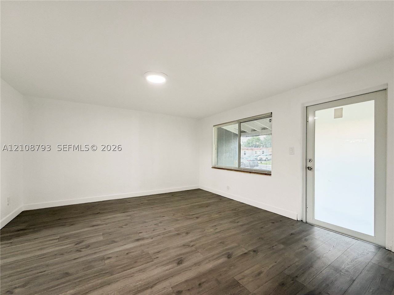 5716 Mayo St - Photo 3 of 15