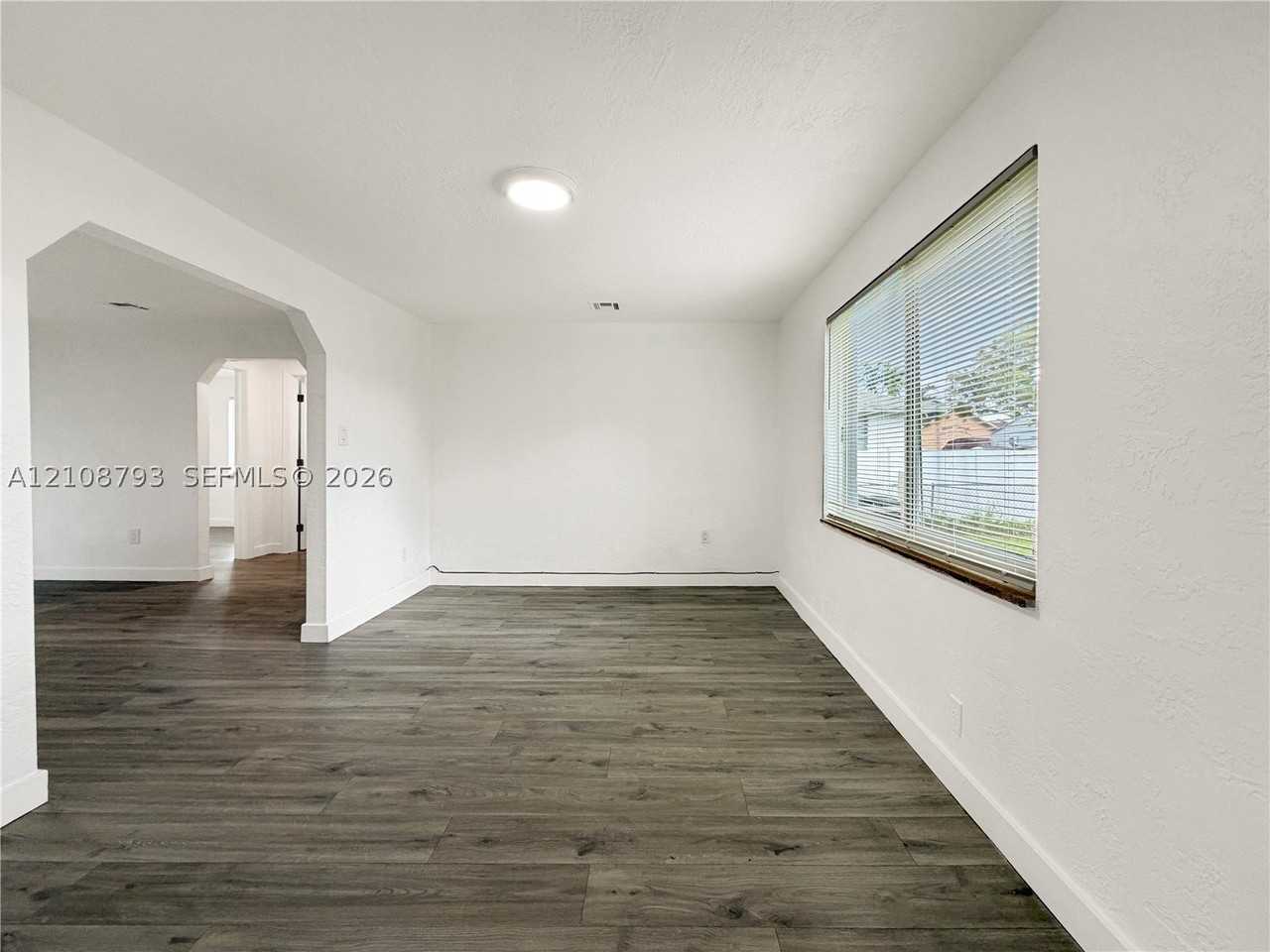5716 Mayo St - Photo 5 of 15