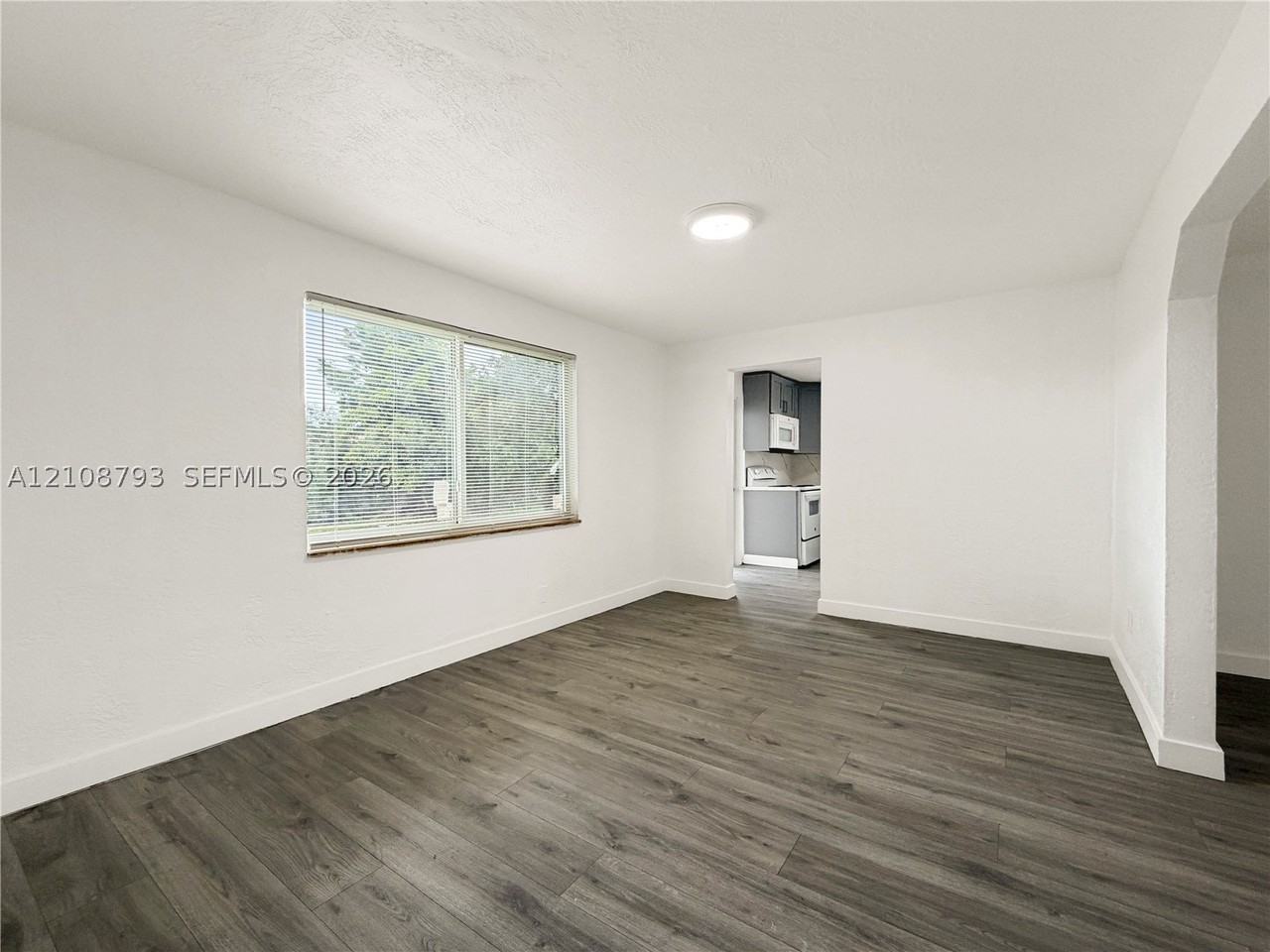 5716 Mayo St - Photo 6 of 15