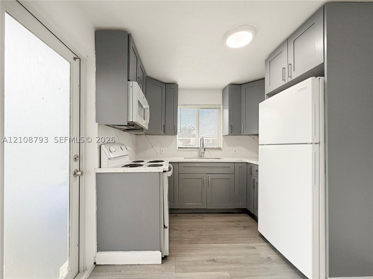 5716 Mayo St - Photo 7 of 15