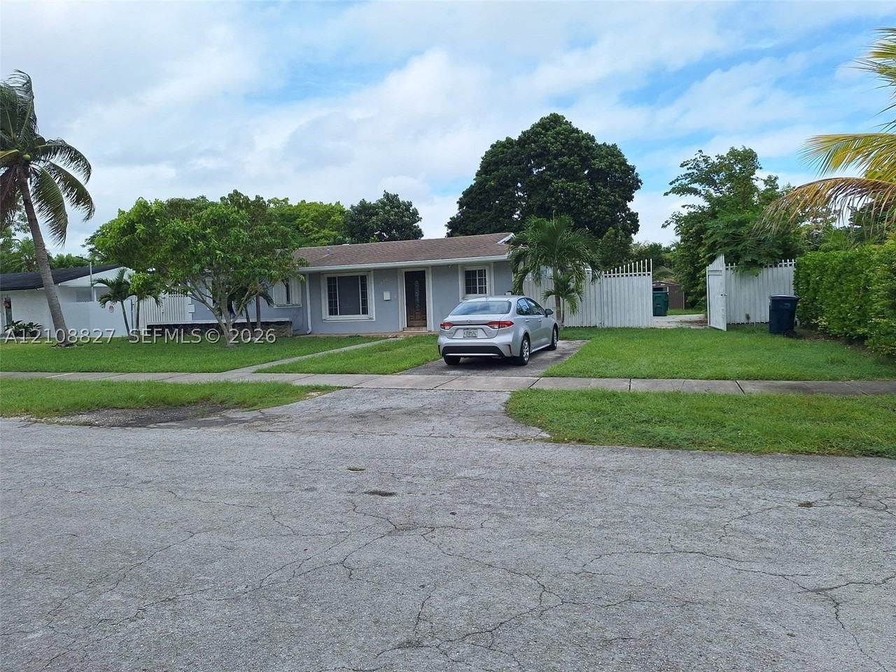 15261 Sw 102nd Ct - Photo 2 of 3