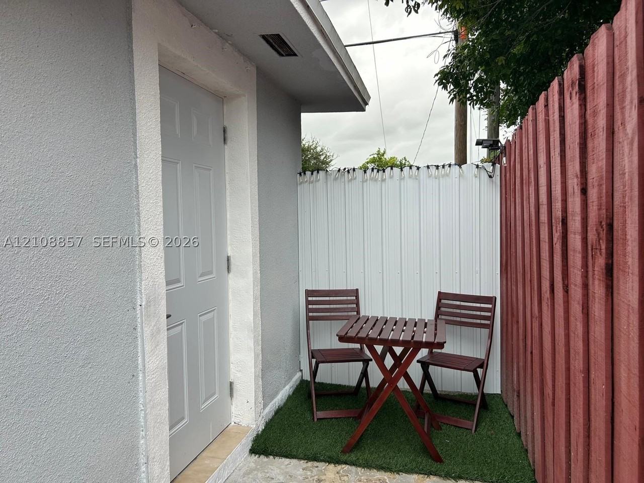 920 Nw 35th Ave #0 - Photo 4 of 14