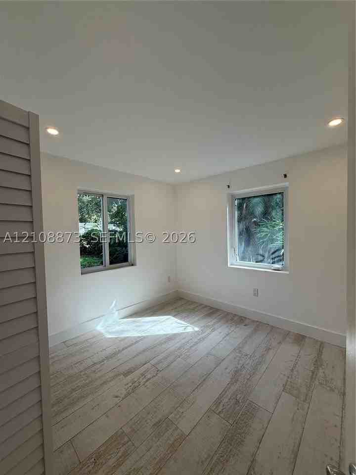 160 Nw 121st St #0 - Photo 2 of 10