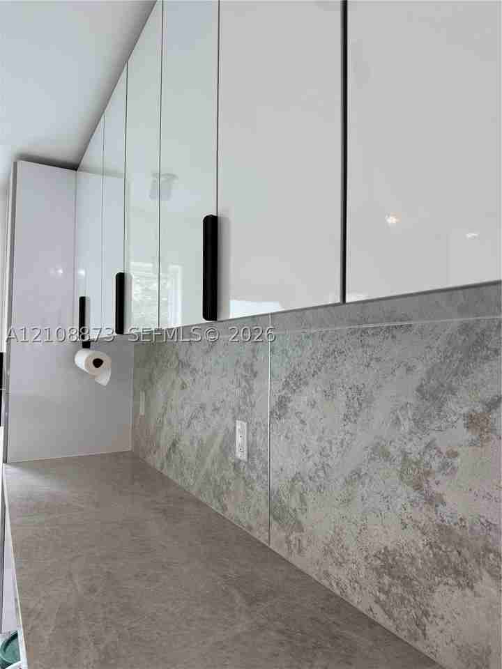 160 Nw 121st St #0 - Photo 3 of 10