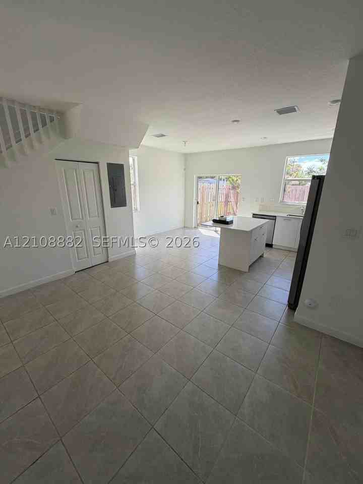 2334 Nw 125th St #2334 - Photo 3 of 14