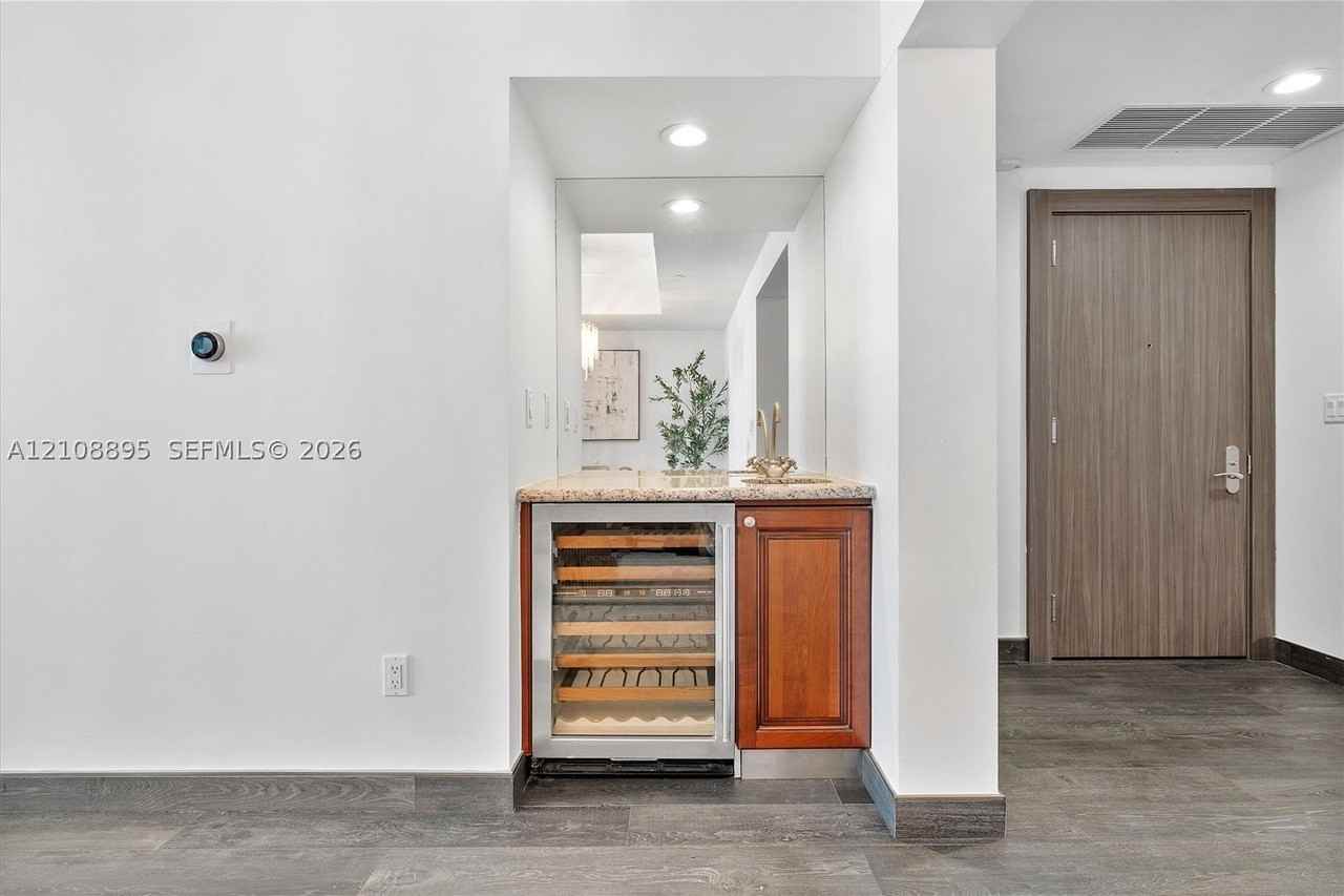 17875 Collins Ave #3005 - Photo 7 of 37