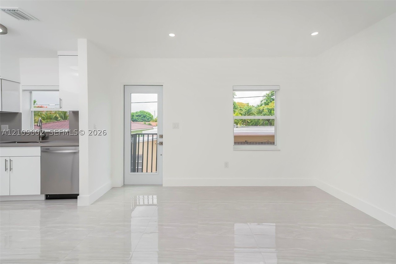 588 Sw 23rd Ave #2 - Photo 2 of 14