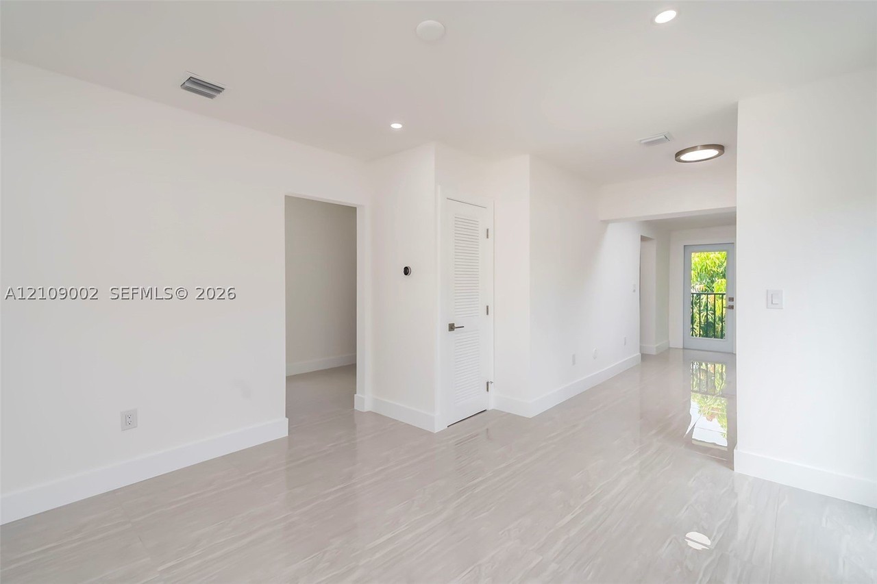588 Sw 23rd Ave #2 - Photo 3 of 14