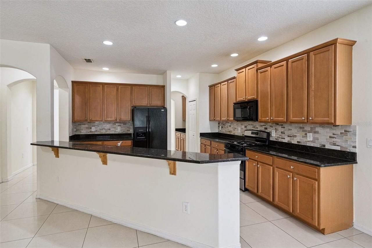 4715 Indian Deer Rd - Photo 5 of 46