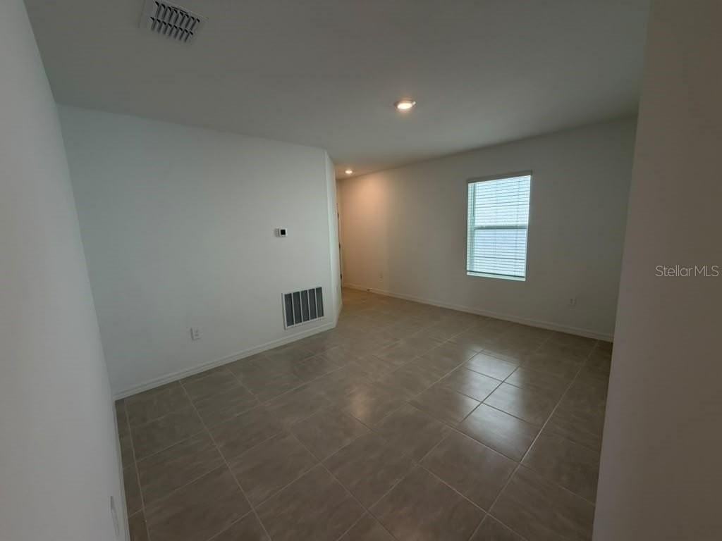 760 Hazelwood Ct - Photo 4 of 20