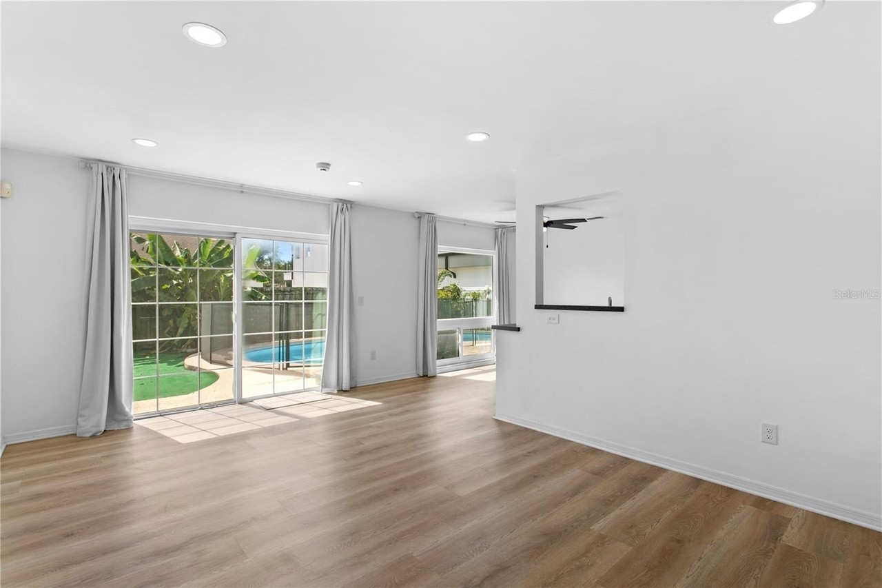 4906 W San Rafael St - Photo 5 of 32