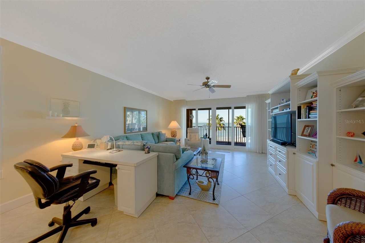 16600 Gulf Blvd #433 - Photo 5 of 29