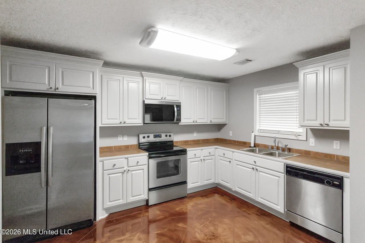 163 Blackstone Cir - Photo 7 of 23