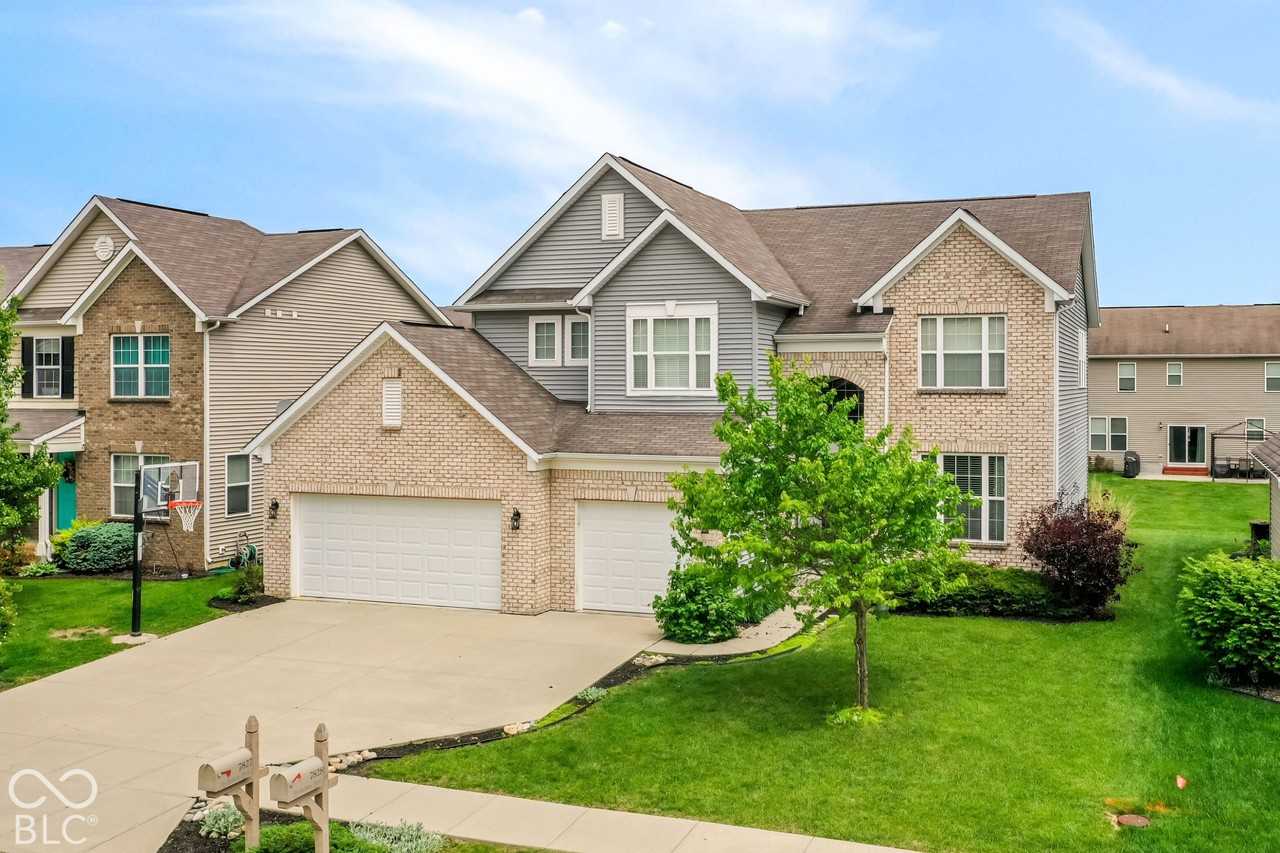 7827 Hedgehop Dr - Photo 2 of 50