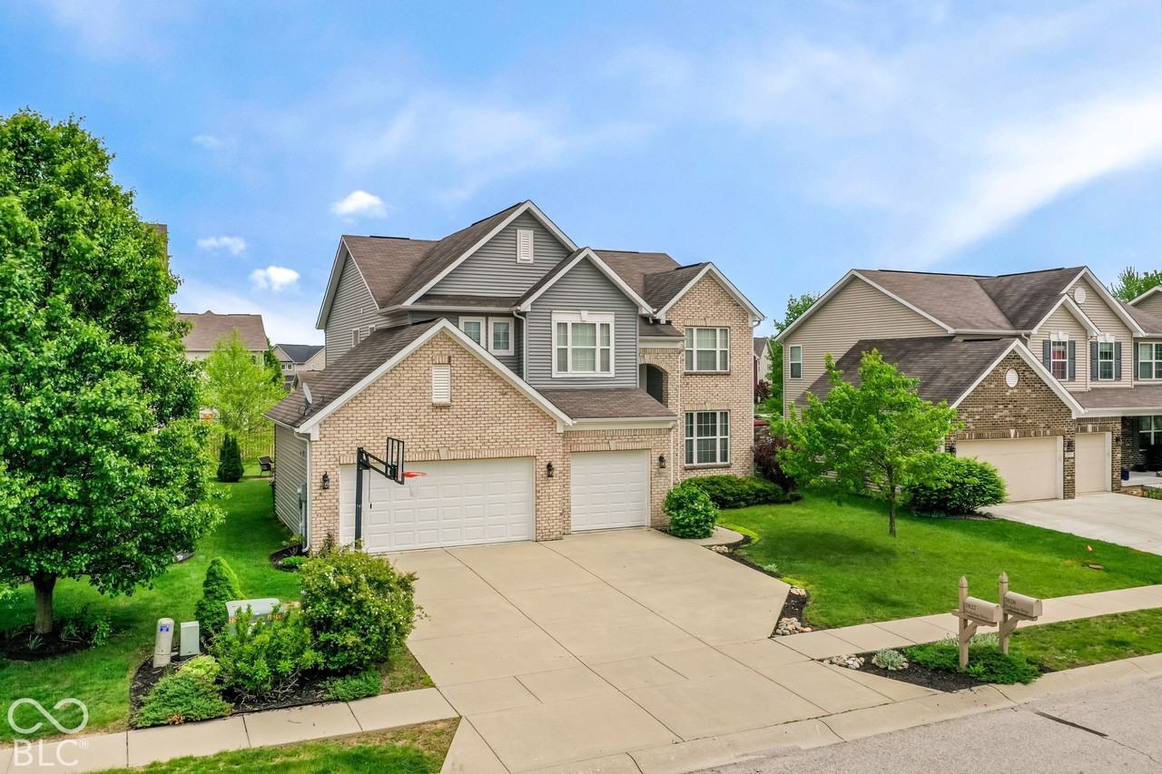 7827 Hedgehop Dr - Photo 3 of 50