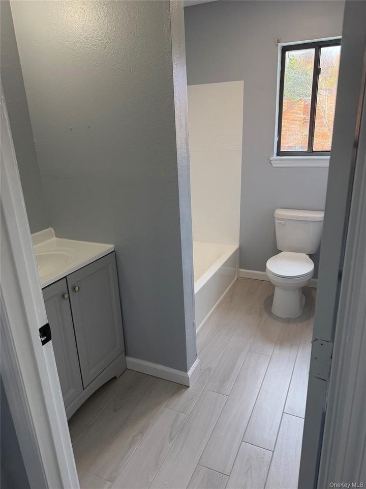 10 Edelweiss Dr - Photo 7 of 16