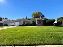 featured image of 11 Azalea Dr