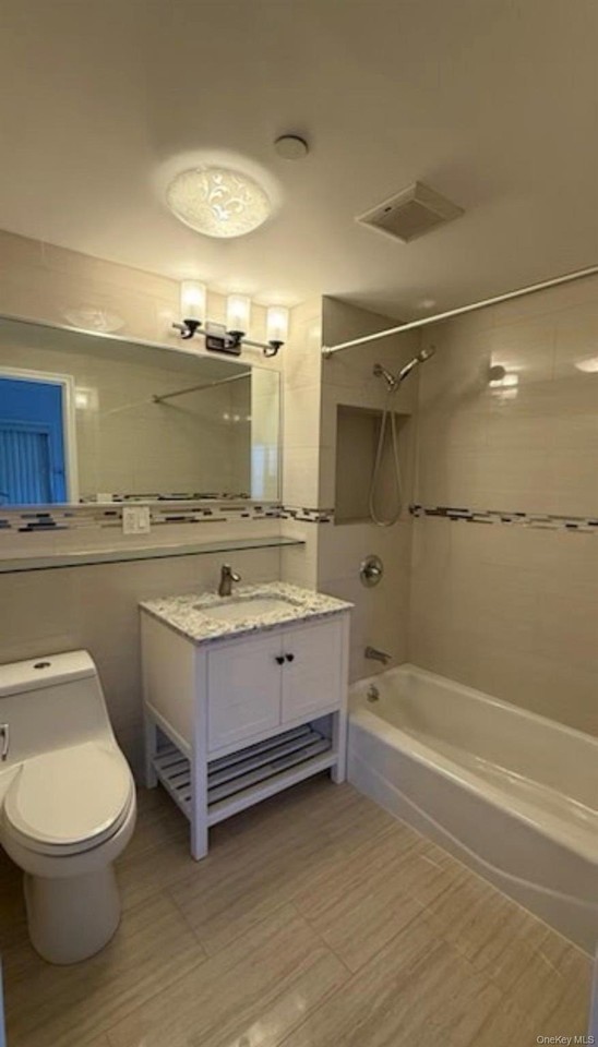 8405 Queens Blvd #5C - Photo 7 of 9