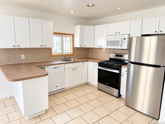 3084 Harding Ave - Photo 6 of 16