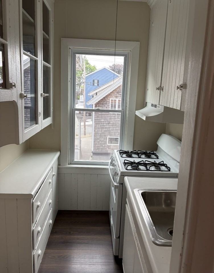 29 Bardsley St #2W - Photo 2 of 5